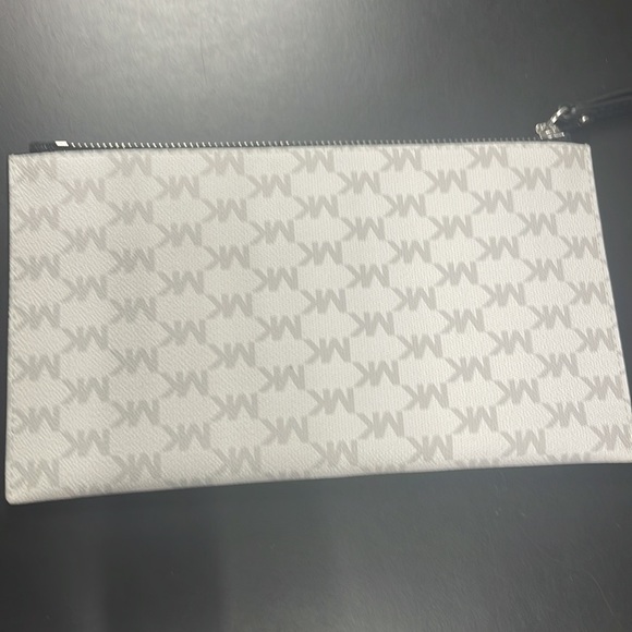 Michael Kors Textured Leather Large Wristlet/Clutch/Handbag - Picture 5 of 7